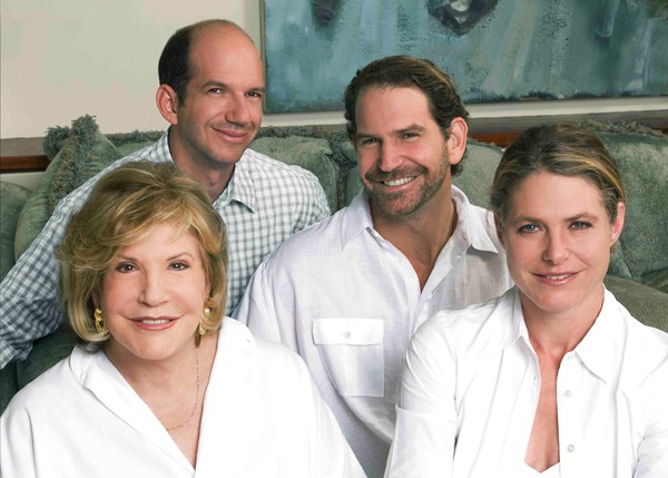 Wallis Annenberg with her children