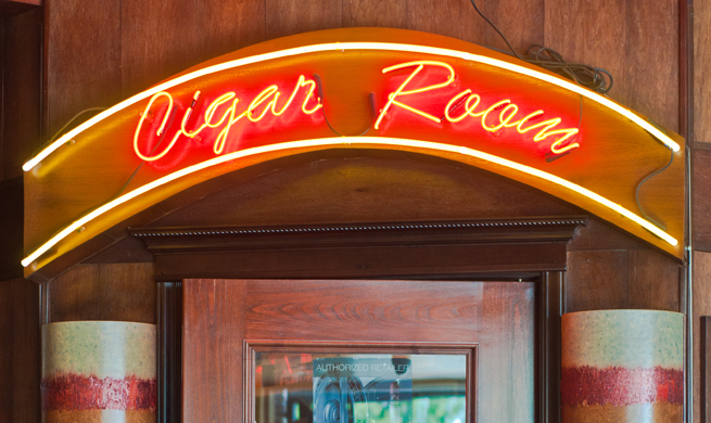 7 Best Los Angeles Cigar Lounges