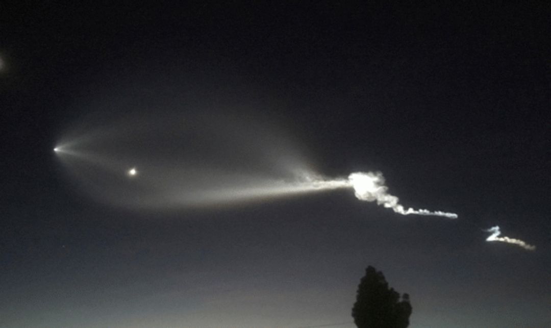 The Final SpaceX Launch of 2017 Lights Up the LA Sky