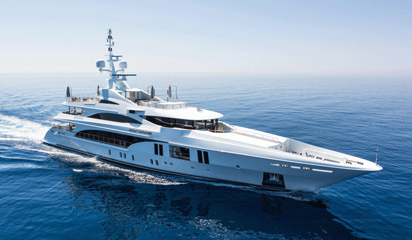 Luxury yacht by Camper & Nicholsons