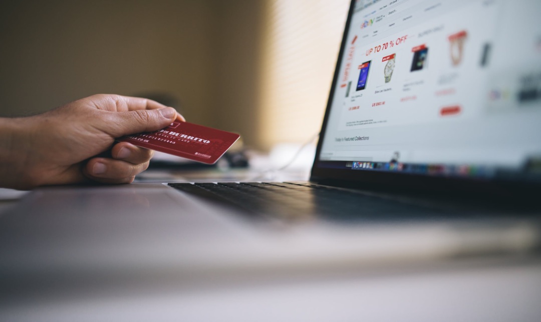 How Emerging Technologies Are Shaping E-Commerce in the Era of COVID-19